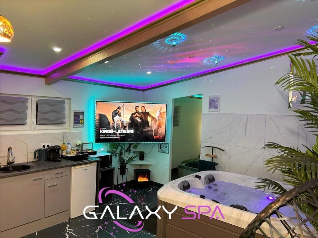 Galaxy Spa - Suite Jupiter Jacuzzi Privatif Champigneulles 外观 照片